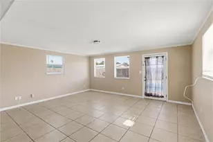 3170 Eden Mills Dr, Sarasota, FL 34237 - Photo 8
