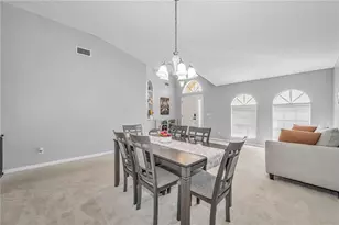 7601 Merchantville Cir, Zephyrhills, FL 33540 - Photo 10