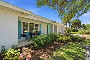 2291 Pine View Cir, Sarasota, FL 34231 - Photo 1