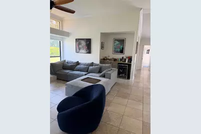4931 Fallcrest Circle, Sarasota, FL 34233 - Photo 4