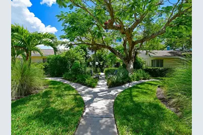 170 Roosevelt Drive #8, Sarasota, FL 34236 - Photo 12