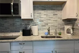 170 Roosevelt Dr, Sarasota, FL 34236 - Photo 8