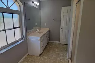 4147 Bula Ln, North Port, FL 34287 - Photo 4
