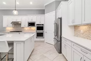 825 Seascape Pl, Sarasota, FL 34240 - Photo 28