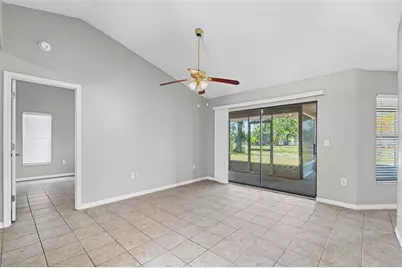 7807 38th Court E, Sarasota, FL 34243 - Photo 10