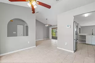 7807 38th Ct E, Sarasota, FL 34243 - Photo 20