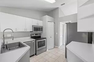 7807 38th Ct E, Sarasota, FL 34243 - Photo 24