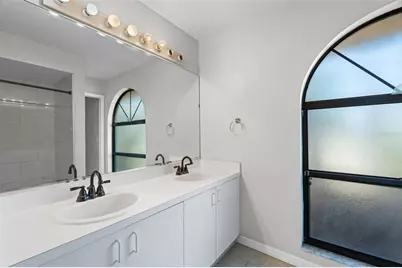7807 38th Court E, Sarasota, FL 34243 - Photo 16