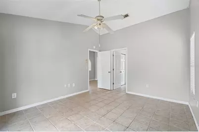 7807 38th Court E, Sarasota, FL 34243 - Photo 14