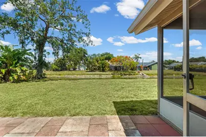 7807 38th Court E, Sarasota, FL 34243 - Photo 42