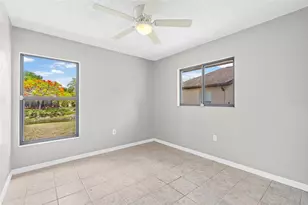 7807 38th Ct E, Sarasota, FL 34243 - Photo 36