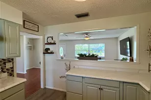 3607 Cambridge Dr W, Bradenton, FL 34205 - Photo 8