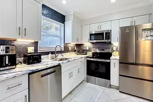 120 52nd St, Holmes Beach, FL 34217 - Photo 12