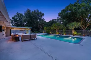 2515 49th St, Sarasota, FL 34234 - Photo 4