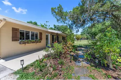 2515 49th Street, Sarasota, FL 34234 - Photo 10