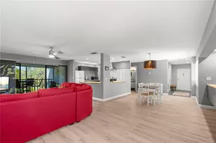 2746 Orchid Oaks Dr, Sarasota, FL 34239 - Photo 6