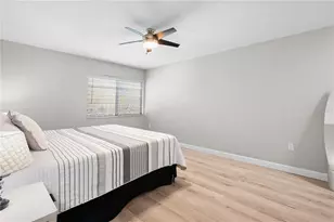 2746 Orchid Oaks Dr, Sarasota, FL 34239 - Photo 14