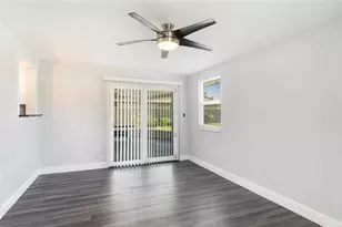 2237 Lockwood Meadows Cir, Sarasota, FL 34234 - Photo 12