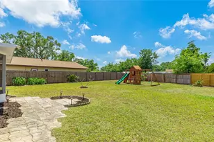 2237 Lockwood Meadows Cir, Sarasota, FL 34234 - Photo 24