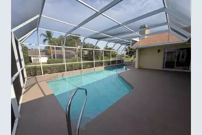 4622 Meadowview Circle, Sarasota, FL 34233 - Photo 2