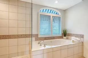 1023 Tocobaga Ln, Sarasota, FL 34236 - Photo 36