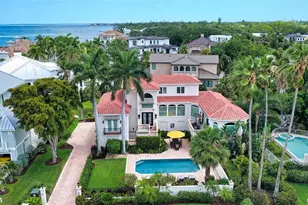 1023 Tocobaga Ln, Sarasota, FL 34236 - Photo 1