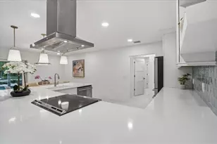 618 Gladstone Ln, Holmes Beach, FL 34217 - Photo 30