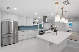 618 Gladstone Ln, Holmes Beach, FL 34217 - Photo 28