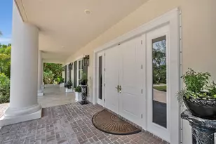8132 Sanderling Rd, Sarasota, FL 34242 - Photo 22