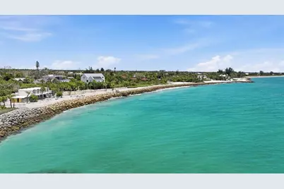 7723 Sanderling Road, Sarasota, FL 34242 - Photo 22