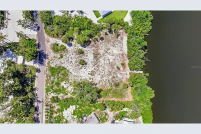 7723 Sanderling Road, Sarasota, FL 34242 - Photo 16