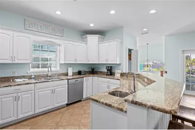 7005 Holmes Boulevard, Holmes Beach, FL 34217 - Photo 12