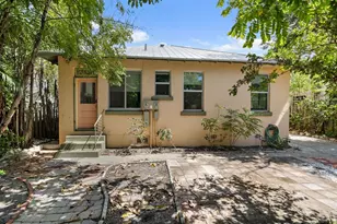 320 Ohio Pl, Sarasota, FL 34236 - Photo 1