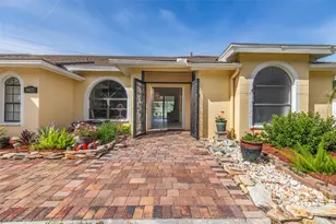 8432 Palm Lakes Ct, Sarasota, FL 34243 - Photo 20