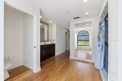 8432 Palm Lakes Court, Sarasota, FL 34243 - Photo 6
