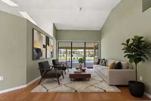 8432 Palm Lakes Ct, Sarasota, FL 34243 - Photo 2