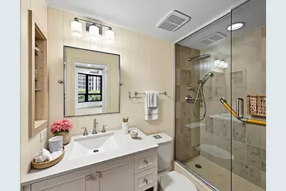 1211 Gulf Of Mexico Drive #109, Longboat Key, FL 34228 - Photo 36