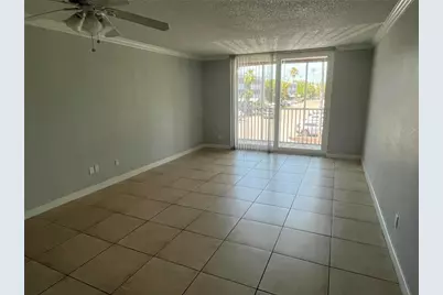 2650 Coconut Bay Ln Lane #527 (2J), Sarasota, FL 34237 - Photo 2
