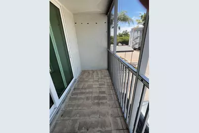 2650 Coconut Bay Ln Lane #527 (2J), Sarasota, FL 34237 - Photo 6