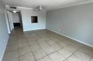 2650 Coconut Bay Ln Ln, Sarasota, FL 34237 - Photo 4