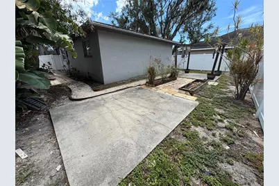 2751 72nd Avenue Drive E, Sarasota, FL 34243 - Photo 14