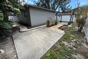 2751 72nd Ave Dr E, Sarasota, FL 34243 - Photo 14
