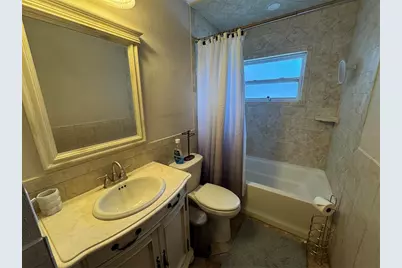 2751 72nd Avenue Drive E, Sarasota, FL 34243 - Photo 8