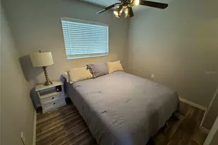 2751 72nd Ave Dr E, Sarasota, FL 34243 - Photo 10