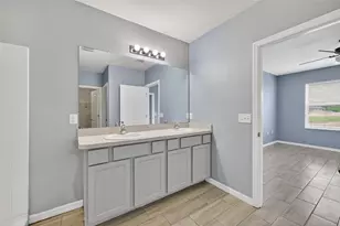 4042 Wayfarer Wy, Palmetto, FL 34221 - Photo 16