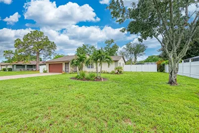 1330 Georgetowne Circle, Sarasota, FL 34232 - Photo 2