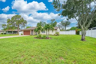 1330 Georgetowne Cir, Sarasota, FL 34232 - Photo 2