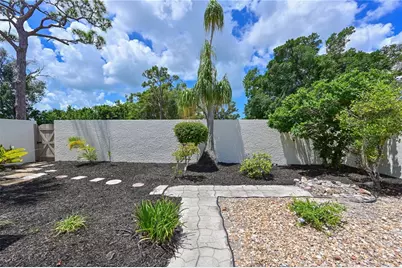 609 Woodlawn Drive, Bradenton, FL 34210 - Photo 4