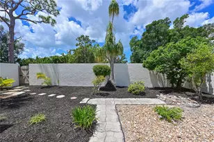 609 Woodlawn Dr, Bradenton, FL 34210 - Photo 4