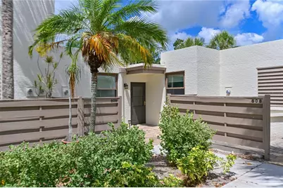609 Woodlawn Drive, Bradenton, FL 34210 - Photo 2